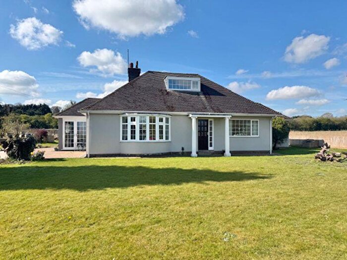 3 Bedroom Bungalow For Sale In Barton Street, Laceby, DN37