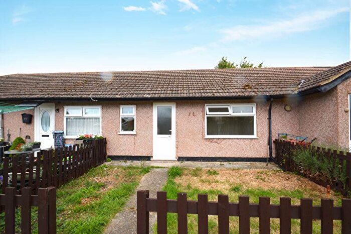 1 Bedroom Bungalow For Sale In The Broadway, Minster, ME12