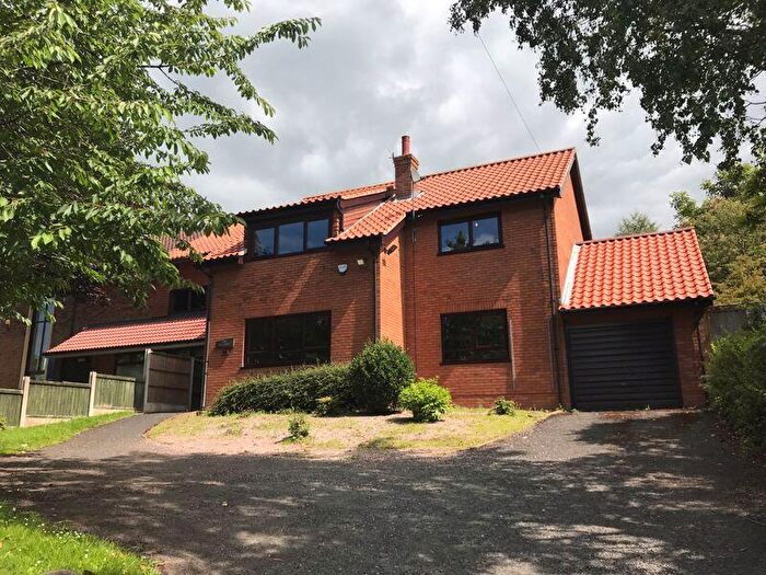 4 Bedroom Detached House To Rent In Dawlish Drive, Bentilee, Stoke-On-Trent, ST2