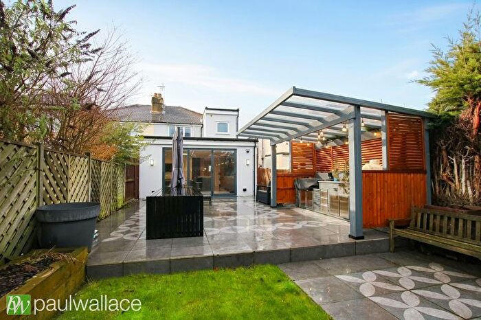 3 Bedroom Semi Detached House For Sale In Admirals Walk, Hoddesdon, EN11