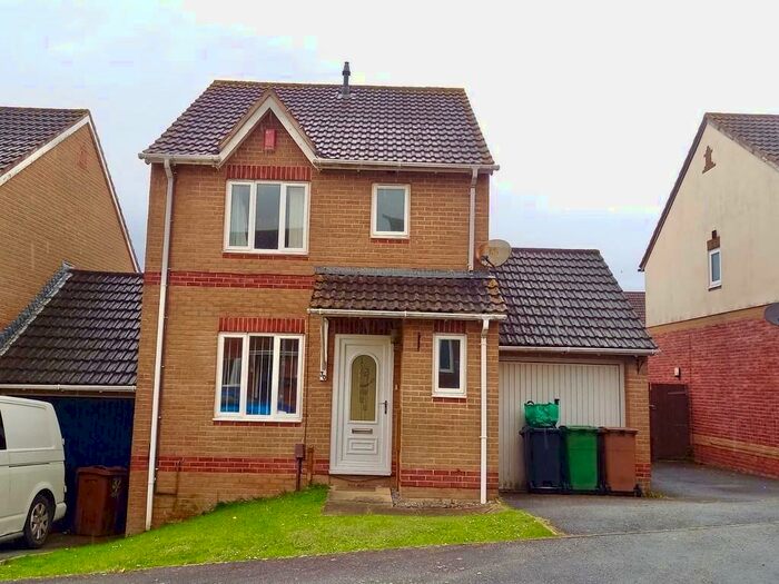3 Bedroom Link Detached House To Rent In Bridle Close, Plympton, PL7