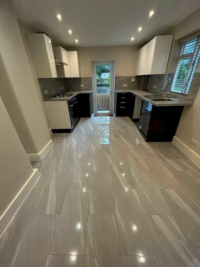 4 Bedroom Flat To Rent In Mabley Street, London, E9