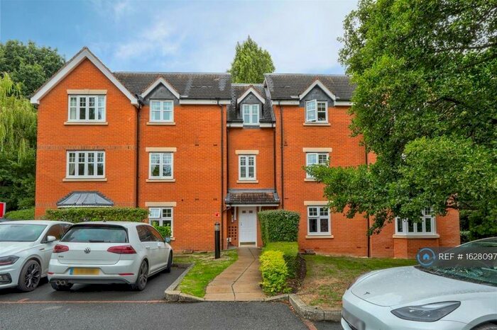 2 Bedroom Flat To Rent In Chancel Court, Solihull, B91