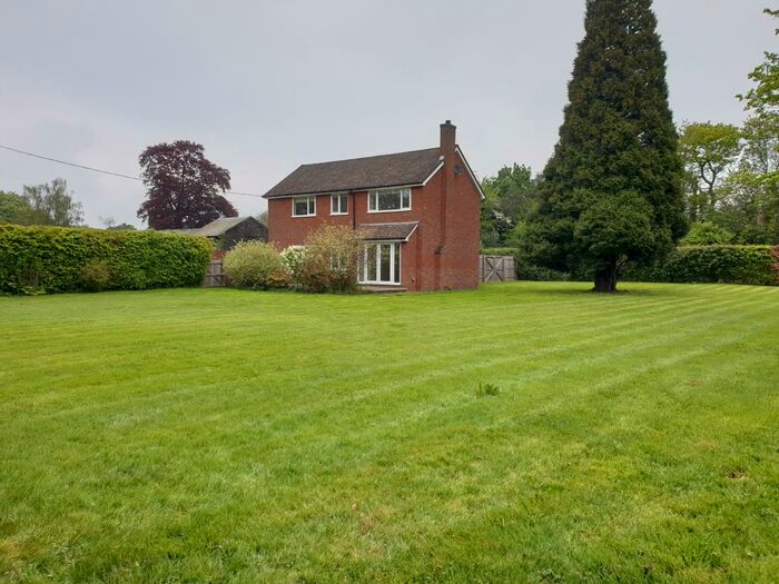 4 Bedroom House To Rent In Bellingdon, Chesham, HP5