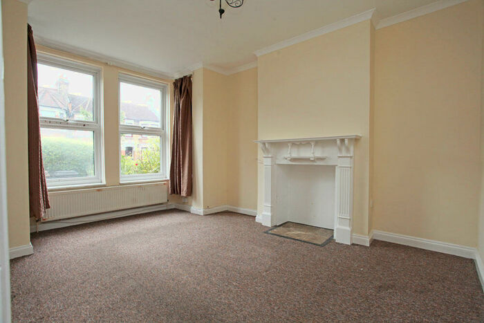 2 Bedroom Flat To Rent In Dyson Road, Upper Leytonstone, E11