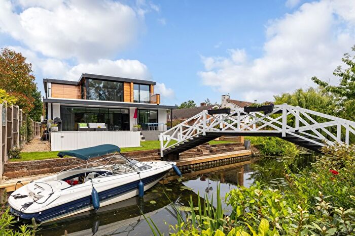 3 Bedroom Detached House To Rent In Hythe End Road, Wraysbury, Staines, TW19
