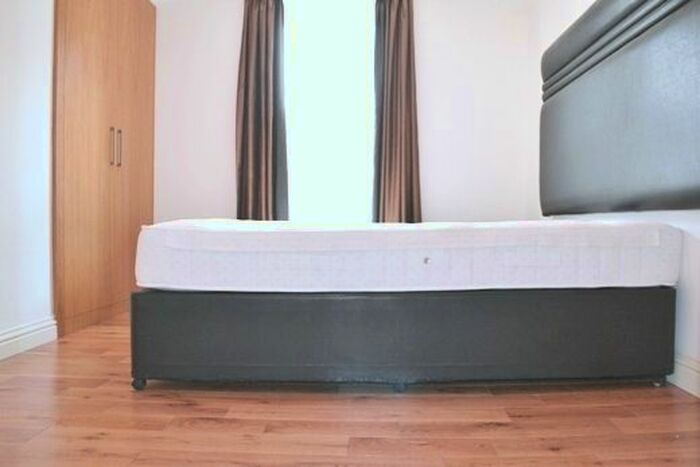 1 Bedroom Flat To Rent In Cheniston Gardens, London, W8