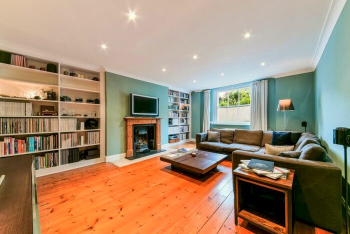 2 Bedroom Maisonette To Rent In Church Terrace, SE13