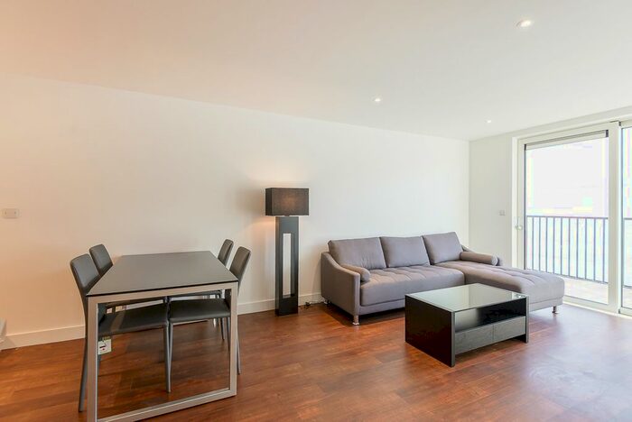 2 Bedroom Flat To Rent In Whiting Way, Surrey Quays, SE16