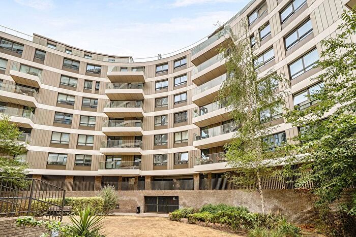 2 Bedroom Flat For Sale In North End Road, Wembley Park, Wembley, HA9