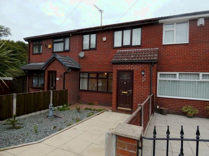 3 Bedroom Town House To Rent In Medlock Way, Oldham, Greater Manchester, OL4