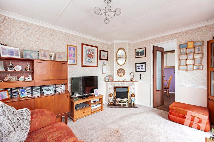 2 Bedroom Park Home For Sale In Temple Grove Park, Bakers Lane, West Hanningfield, Chelmsford, CM2