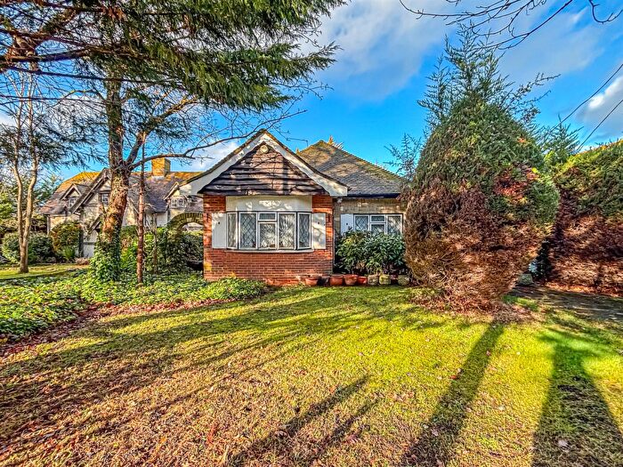 2 Bedroom Detached Bungalow For Sale In Bournebridge Lane, Stapleford Abbotts, Romford, RM4