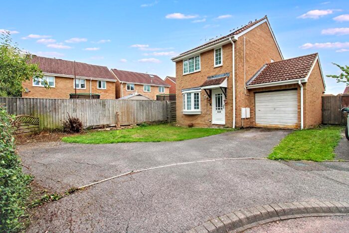 3 Bedroom Detached House For Sale In Borage Close, Swindon, SN2