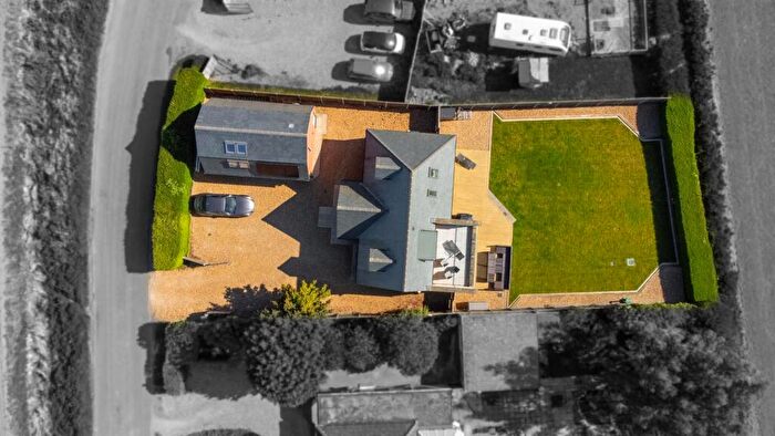 4 Bedroom Detached House For Sale In Dowsdale Bank, Shepeau Stow, Whaplode Drove, Spalding, PE12