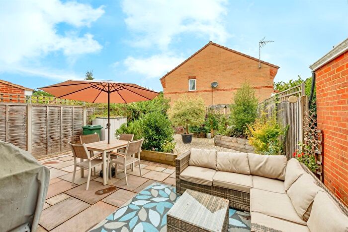 3 Bedroom Semi-Detached House For Sale In Stokes Close, Maidenbower, Crawley, RH10