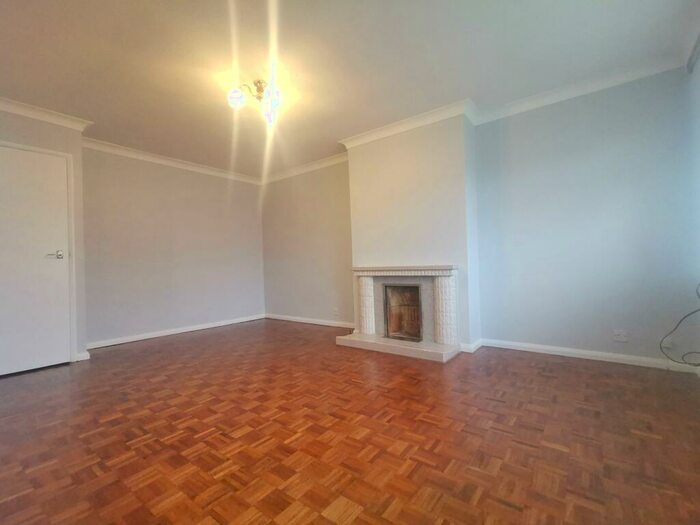 2 Bedroom Bungalow To Rent In Hailsham, BN27