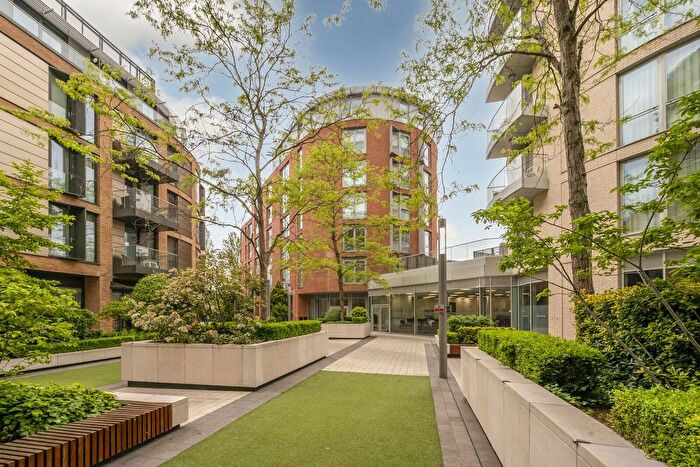 2 Bedroom Flat For Sale In Plaza Gardens, Putney, London, SW15