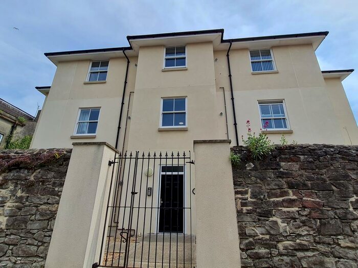 3 Bedroom Apartment To Rent In Chestnut Court, Ryde, PO33