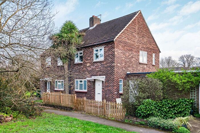 2 Bedroom Semi Detached House For Sale In Markway, Lower Sunbury, TW16