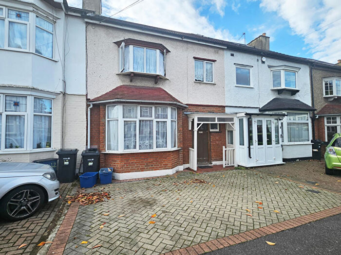 3 Bedroom Terraced House To Rent In Newbury Park, IG2