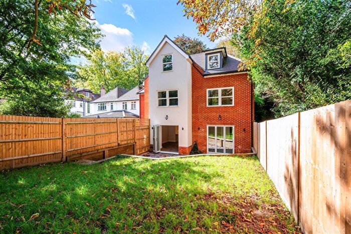 2 Bedroom Flat For Sale In Ashley Road, Epsom, KT18