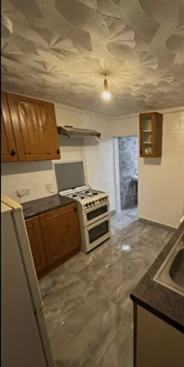 4 Bedroom Terraced House To Rent In Cholmeley Place, Berkshire, RG1