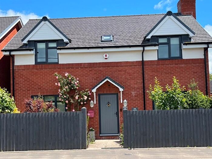 3 Bedroom Detached House For Sale In Hengoed, Oswestry, SY10