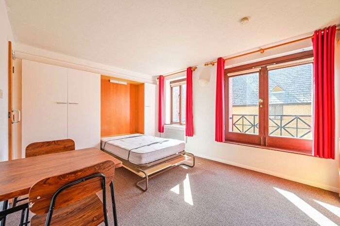 Studio To Rent In Discovery Walk, Wapping, London, E1W