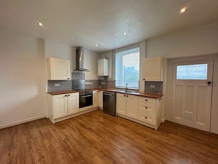 2 Bedroom Cottage To Rent In Grove Lane, Padiham, Burnley, BB12