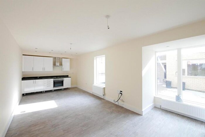 1 Bedroom Apartment To Rent In South Street, Romford, RM1