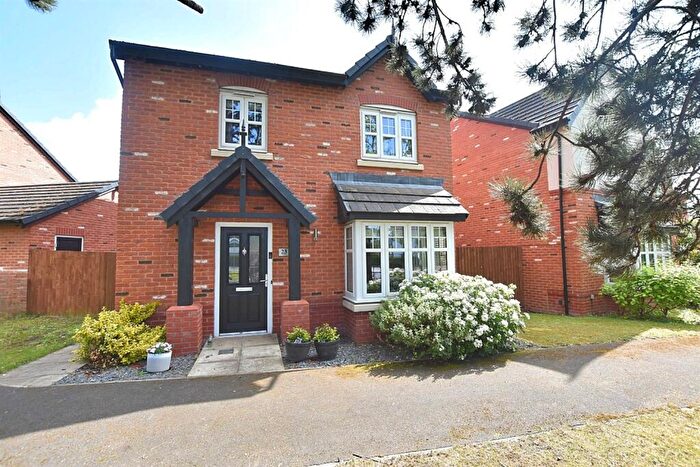 4 Bedroom Detached House For Sale In Thatch Close, Holmes Chapel, CW4