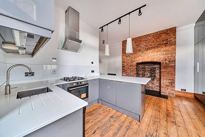 2 Bedroom Flat For Sale In Kings Court Mansions, Parsons Green, London, SW6