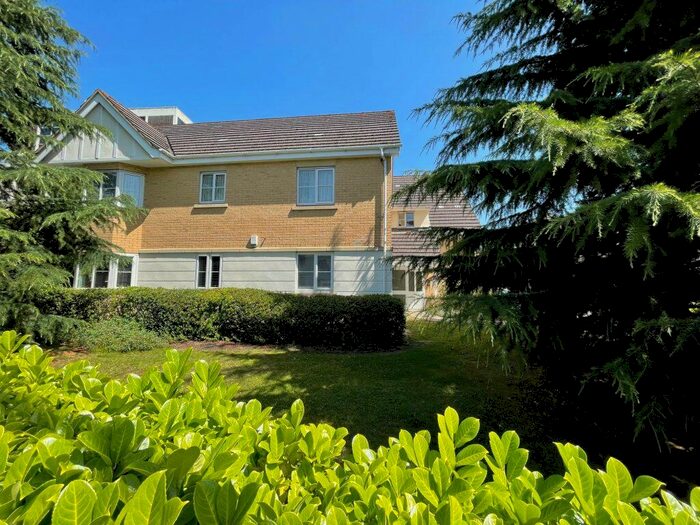 2 Bedroom Flat To Rent In Avenue Heights, Reading, RG2