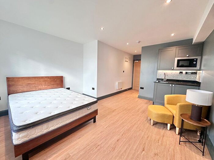 Studio To Rent In Mounts Road, Greenhithe, DA9