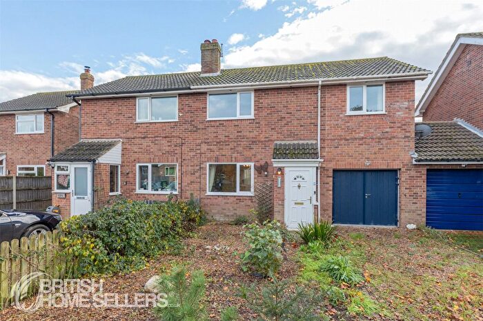 4 Bedroom Semi-Detached House For Sale In Broadgate Close, Northrepps, Cromer, Norfolk, NR27