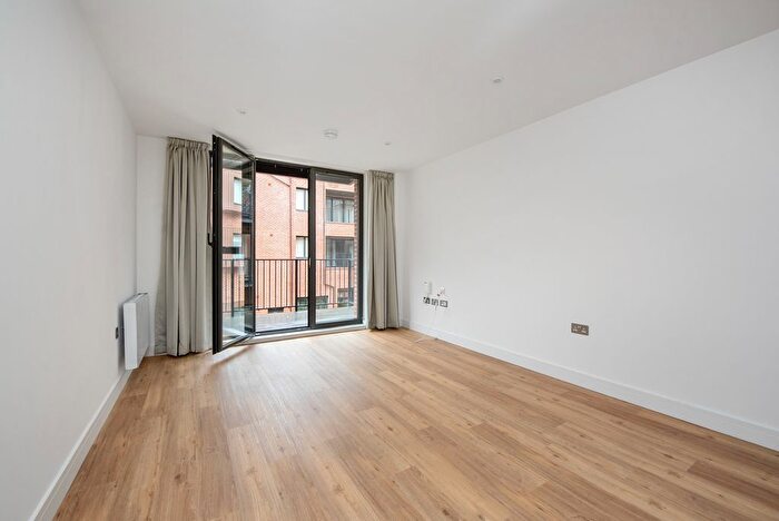 1 Bedroom Flat To Rent In Farnborough Road, Farnborough, GU14