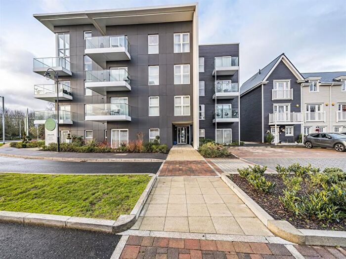 1 Bedroom Apartment For Sale In Fairhaven Drive, Reading, RG2