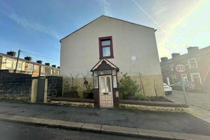 2 Bedroom Property To Rent In Langroyd Road, Colne, BB8