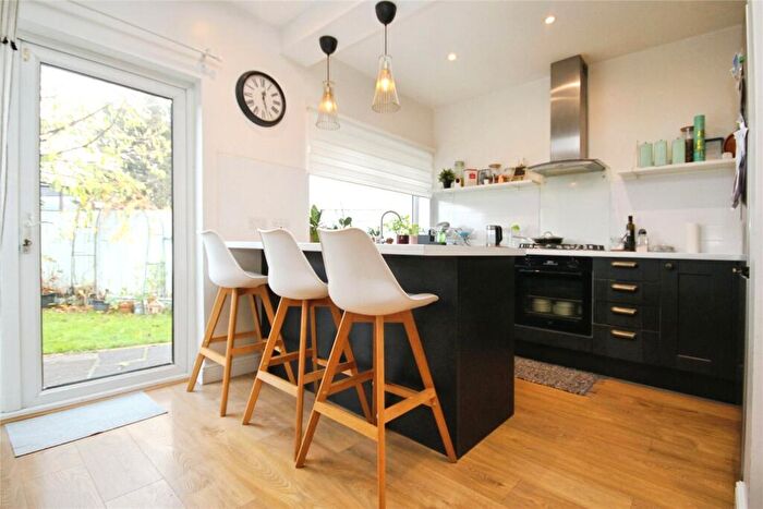 3 Bedroom End Of Terrace House To Rent In Alibon Road, Dagenham, RM10