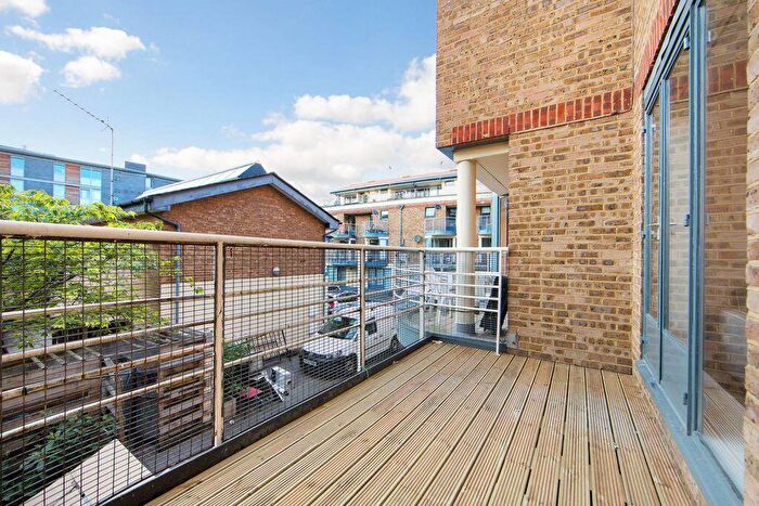4 Bedroom House To Rent In Hellings Street, Wapping, E1W