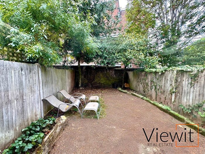 3 Bedroom Flat To Rent In Kingswood Road, London, SW2