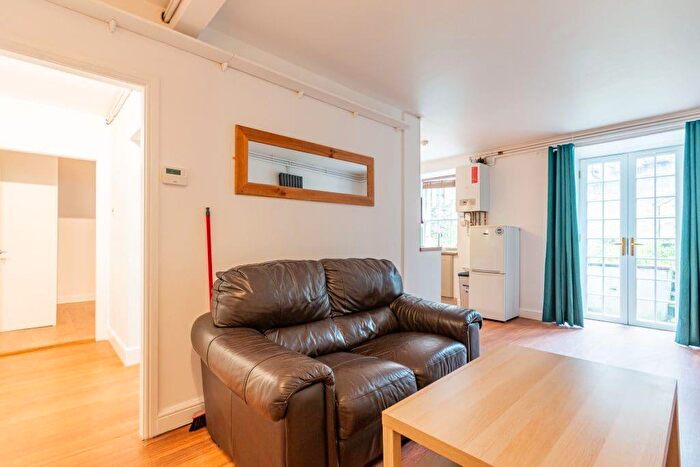 1 Bedroom Flat To Rent In P East Fountainbridge, Edinburgh, EH3