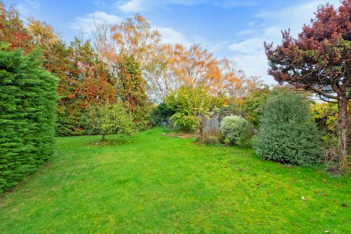 2 Bedroom Bungalow For Sale In Leewood Way, Effingham, Leatherhead, Surrey, KT24
