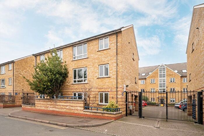 1 Bedroom Flat To Rent In Rainhill Way, Bow, E3