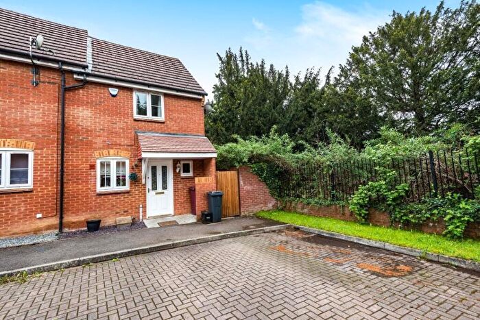 2 Bedroom End Of Terrace House To Rent In Swallows Croft, Reading, Berkshire, RG1