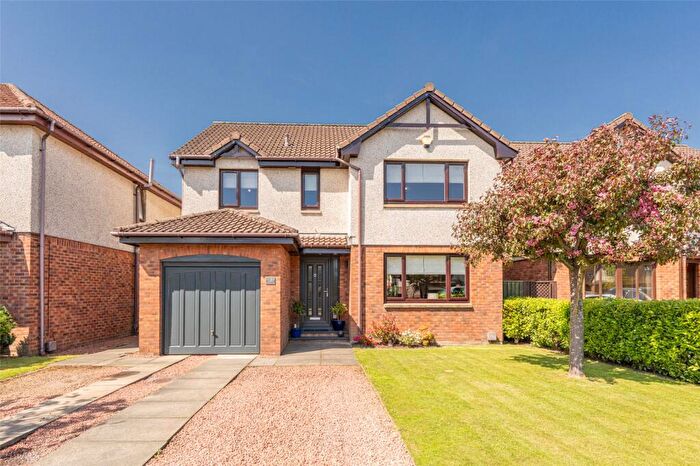 4 Bedroom Detached House For Sale In Glendinning Drive, Kirkliston, EH29