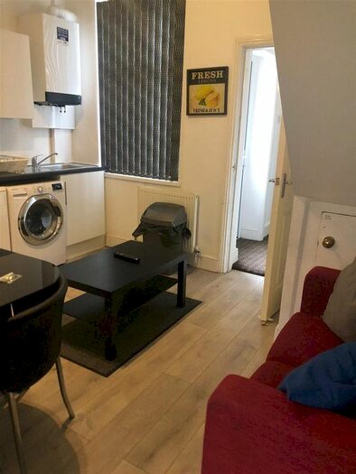 4 Bedroom Property To Rent In Maple Street, Middlesbrough, TS1