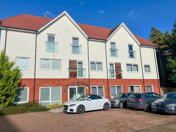 2 Bedroom Apartment To Rent In Grove House, Sarah Way, Farnborough, Hampshire, GU14