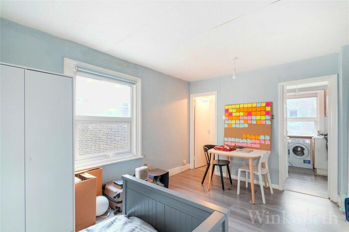 Studio To Rent In New Cross Road, London, SE14